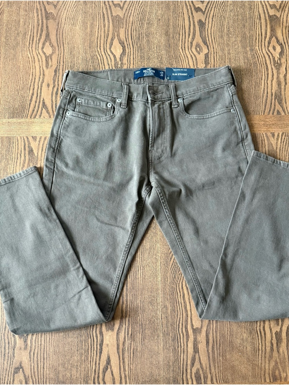 Hollister Men's Slim Straight Jeans in Brown